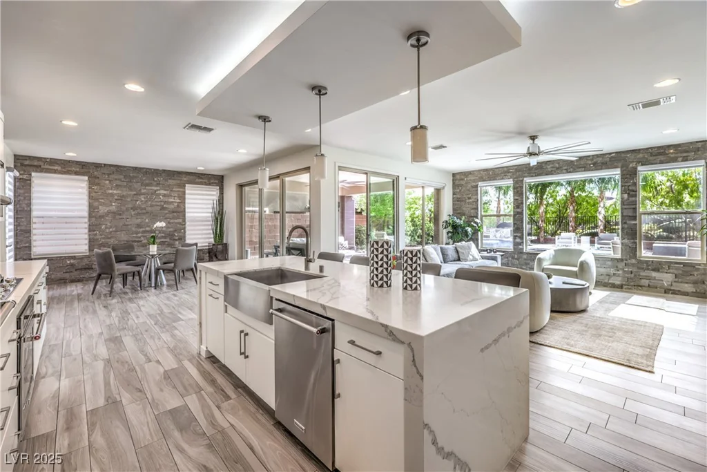 10337 Kesington, Las Vegas, NV 89135