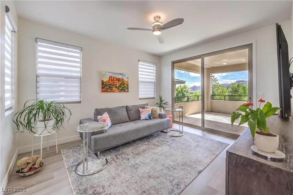 10337 Kesington, Las Vegas, NV 89135