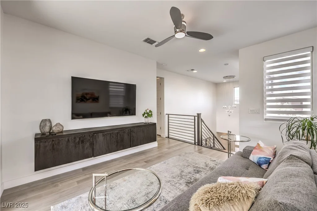10337 Kesington, Las Vegas, NV 89135