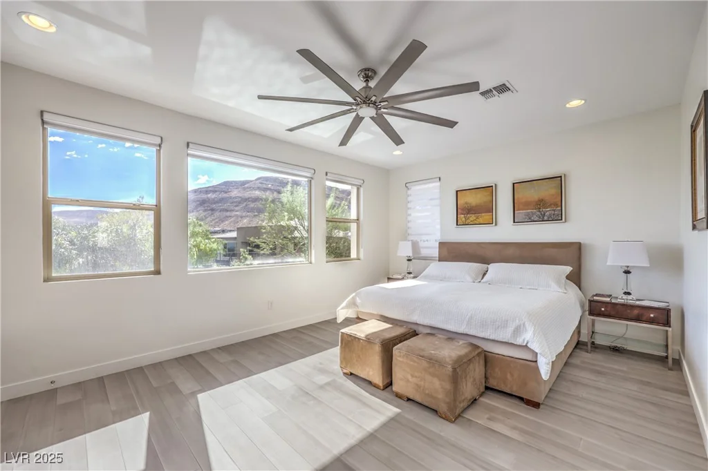 10337 Kesington, Las Vegas, NV 89135