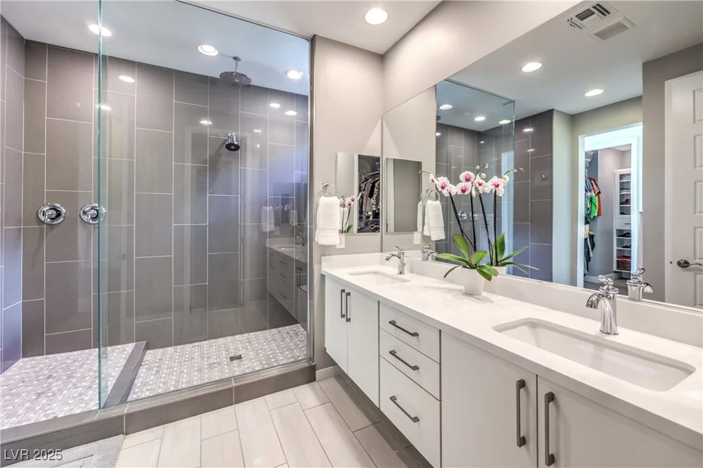 10337 Kesington, Las Vegas, NV 89135