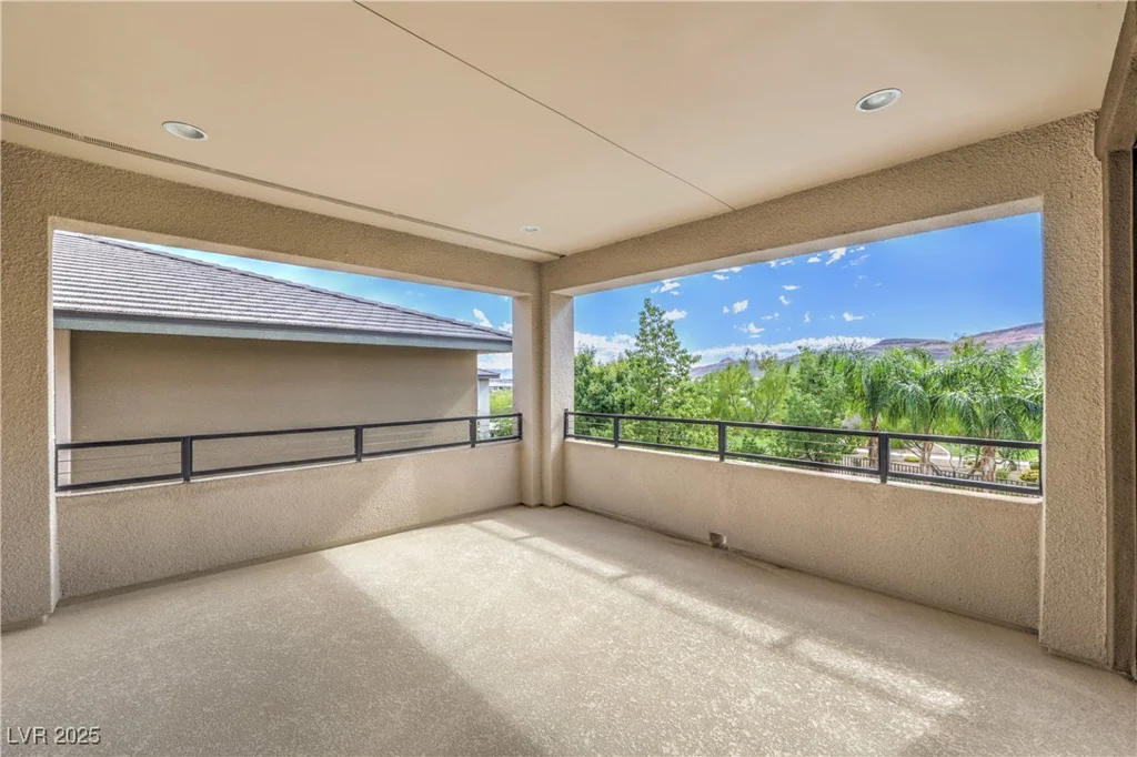 10337 Kesington, Las Vegas, NV 89135