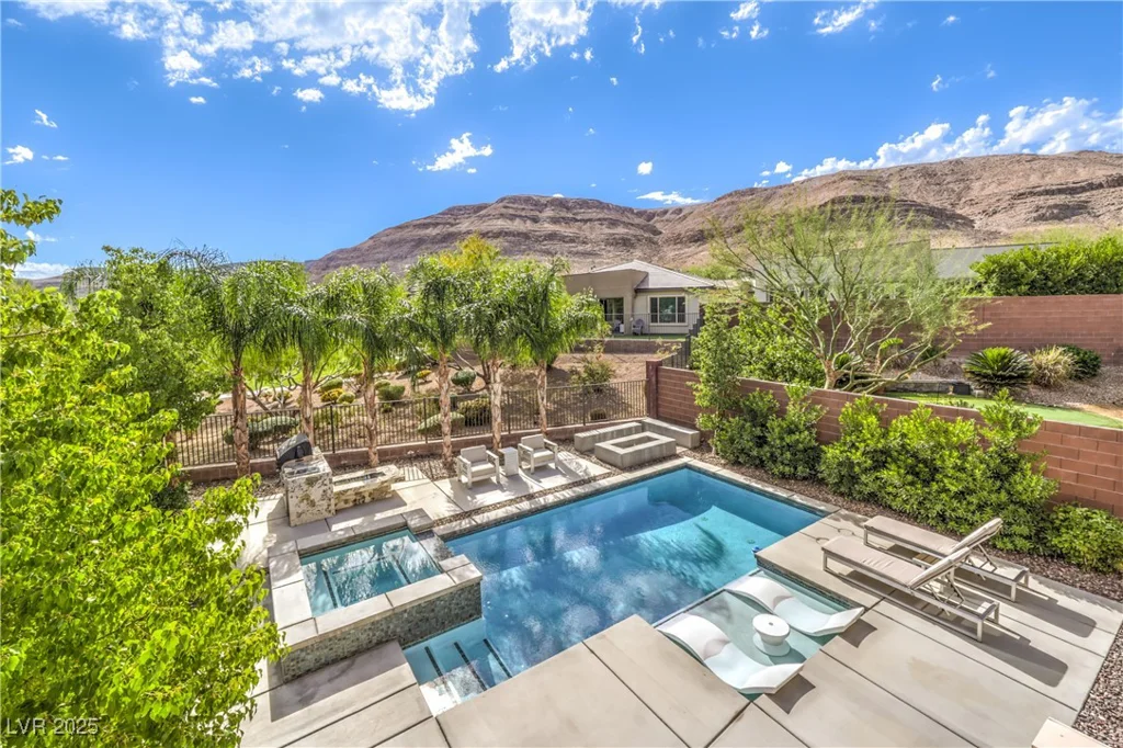 10337 Kesington, Las Vegas, NV 89135