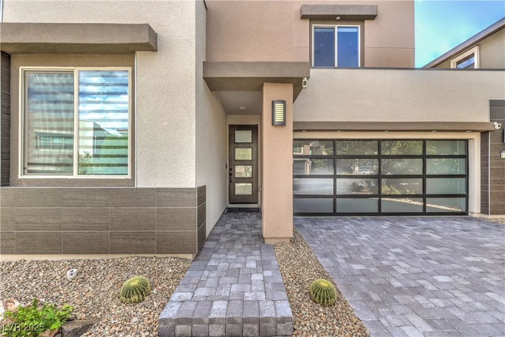 10337 Kesington, Las Vegas, NV 89135