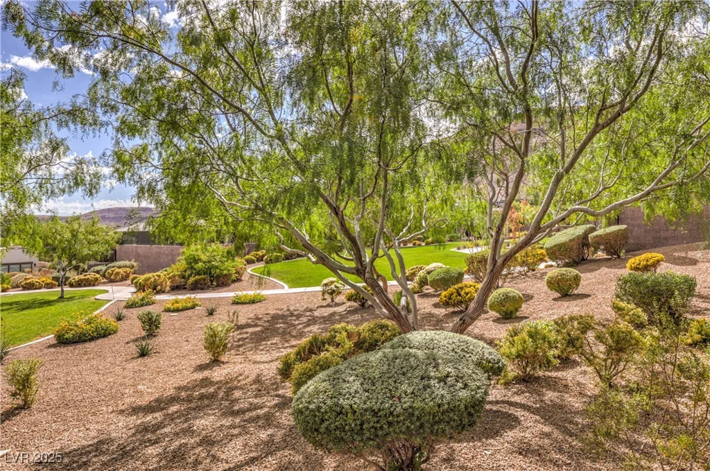 10337 Kesington, Las Vegas, NV 89135