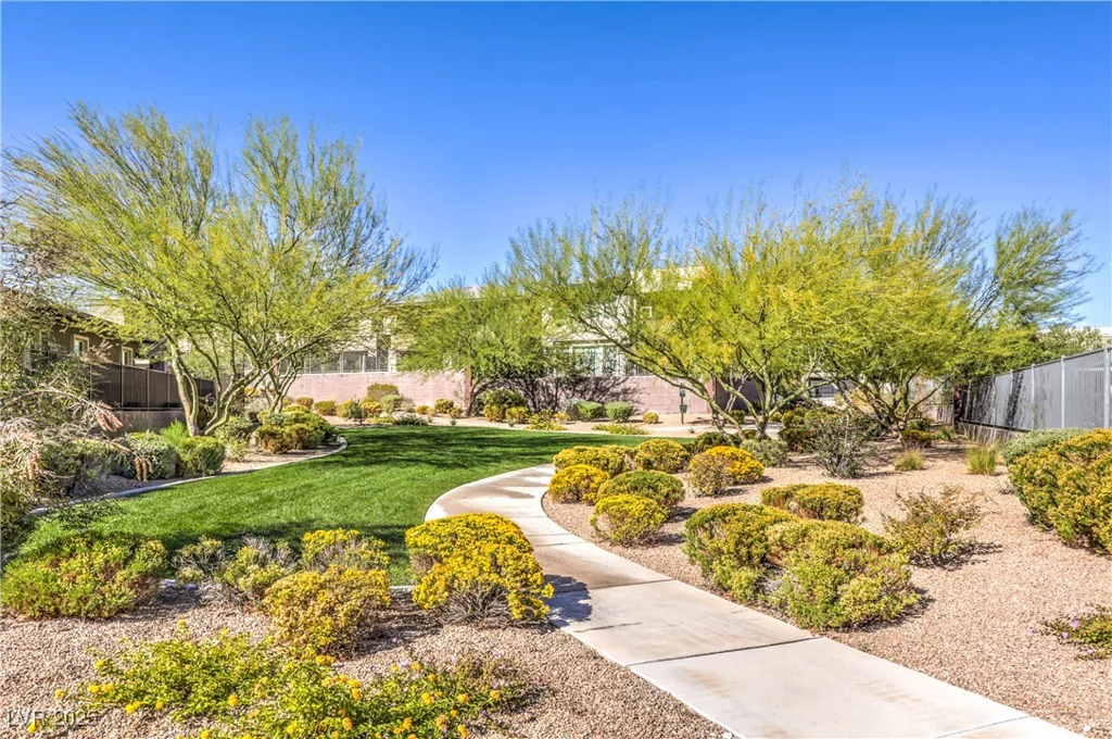 10337 Kesington, Las Vegas, NV 89135
