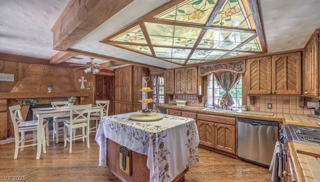 8213 Rancho Destino, Las Vegas, NV 89123