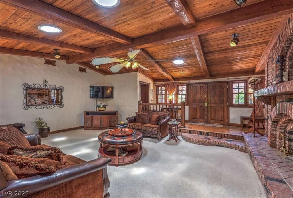 8213 Rancho Destino, Las Vegas, NV 89123