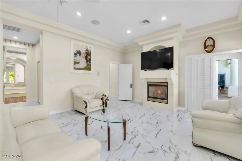 2209 Glenbrook, Las Vegas, NV 89117