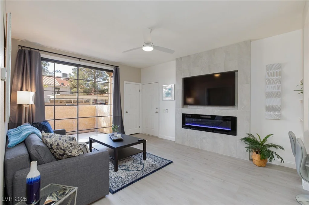 5130 Jones, Las Vegas, NV 89118