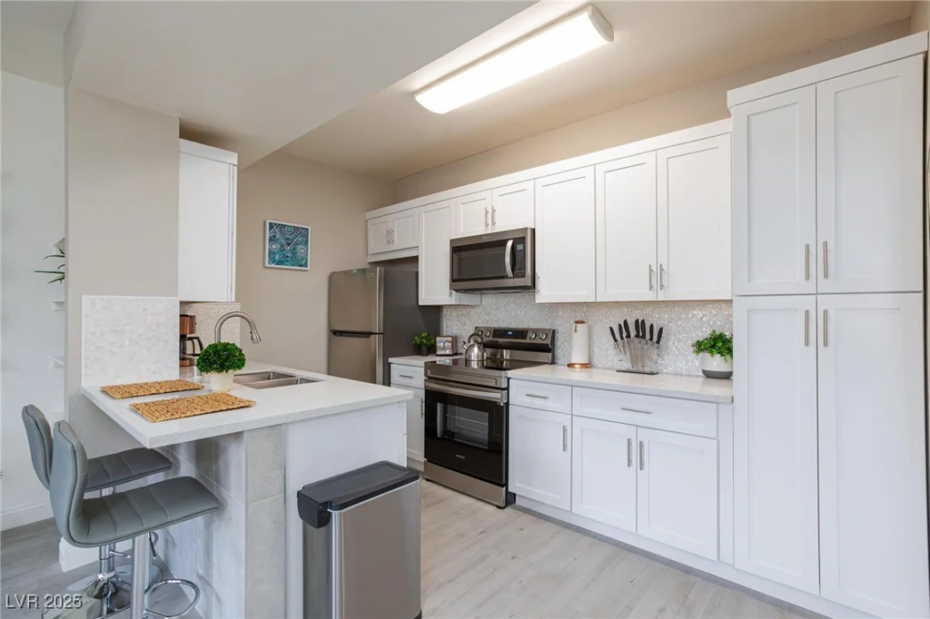 5130 Jones, Las Vegas, NV 89118
