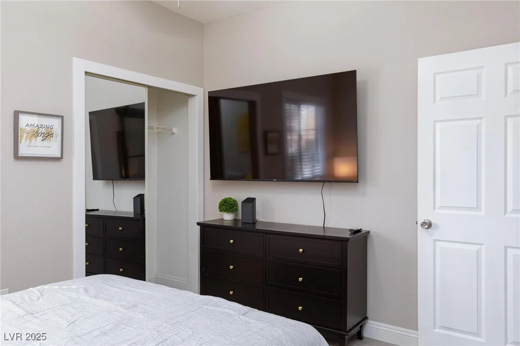 5130 Jones, Las Vegas, NV 89118