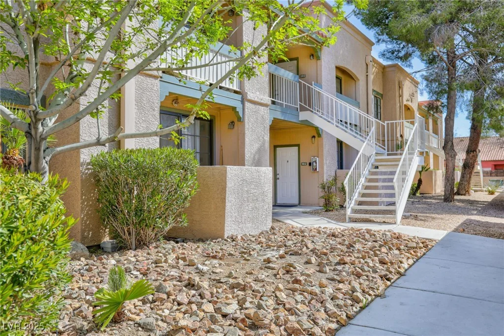 5130 Jones, Las Vegas, NV 89118