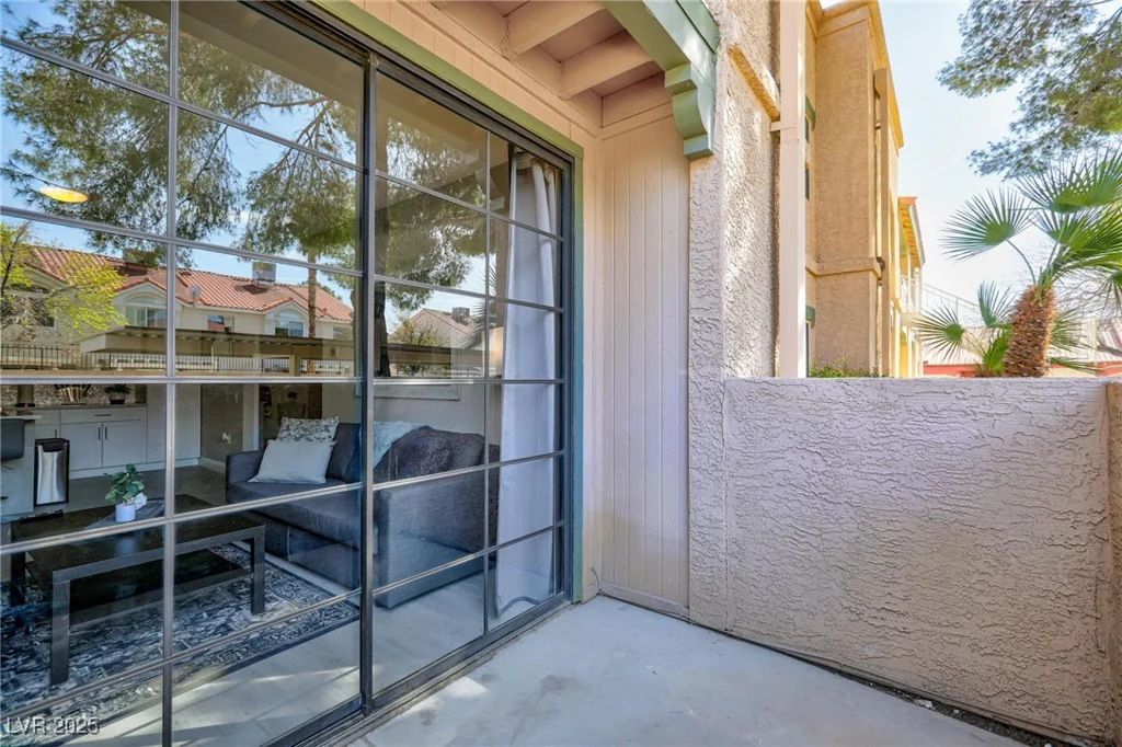 5130 Jones, Las Vegas, NV 89118