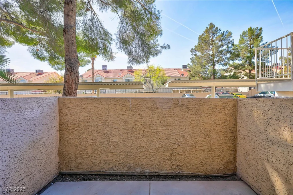 5130 Jones, Las Vegas, NV 89118