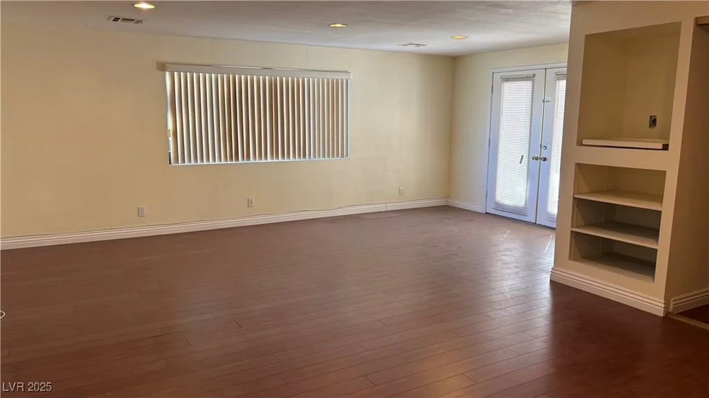 7045 Grasswood, Las Vegas, NV 89147