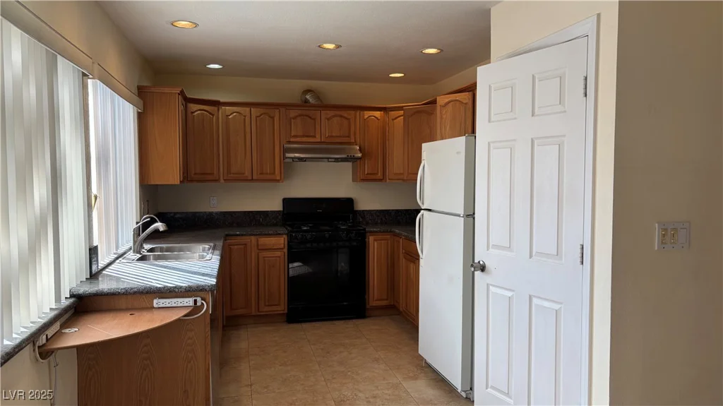 7045 Grasswood, Las Vegas, NV 89147