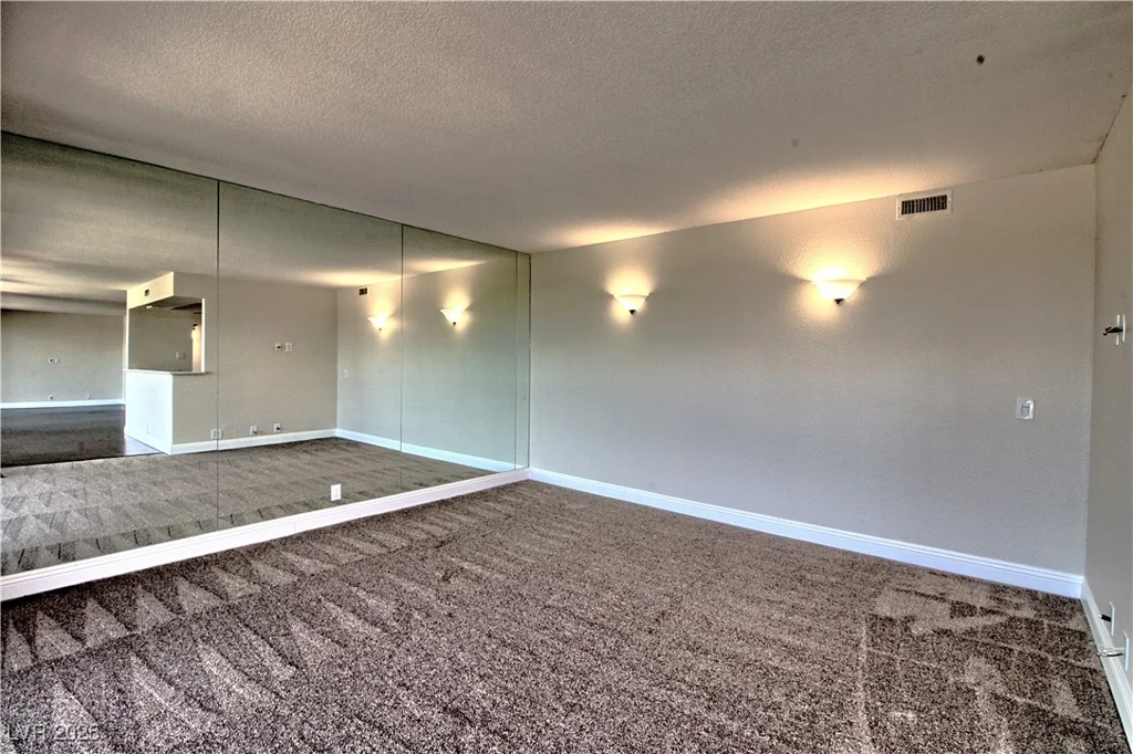 3111 Bel Air, Las Vegas, NV 89109