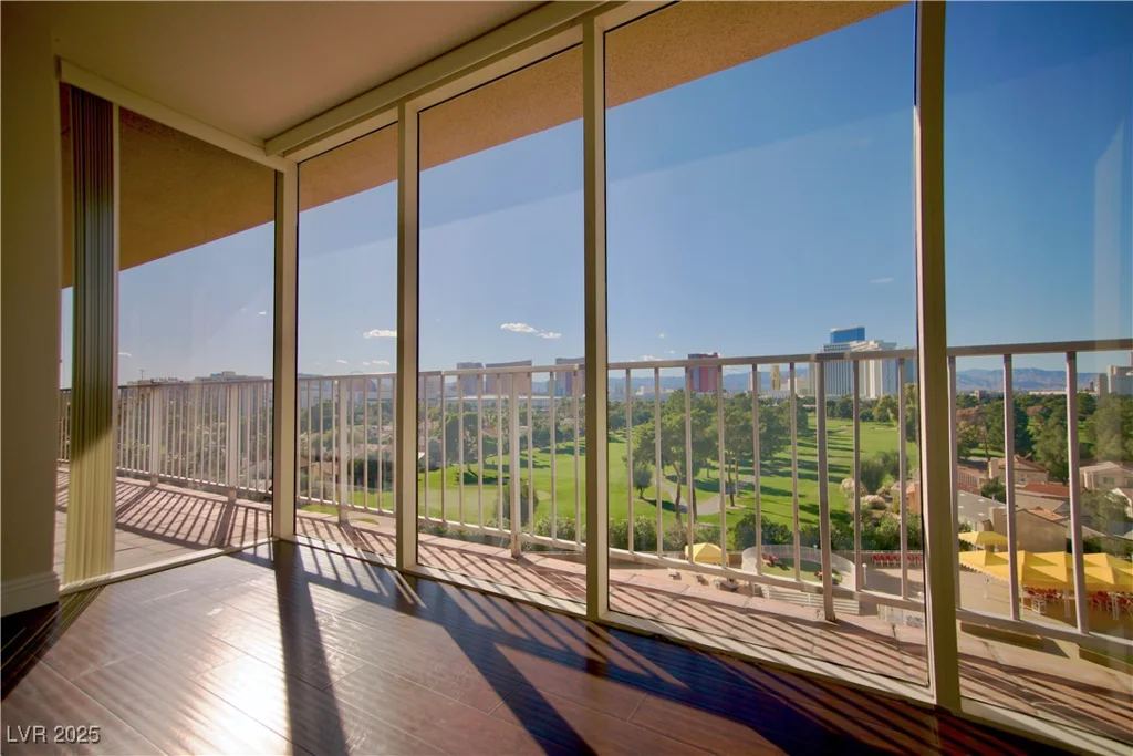 3111 Bel Air, Las Vegas, NV 89109