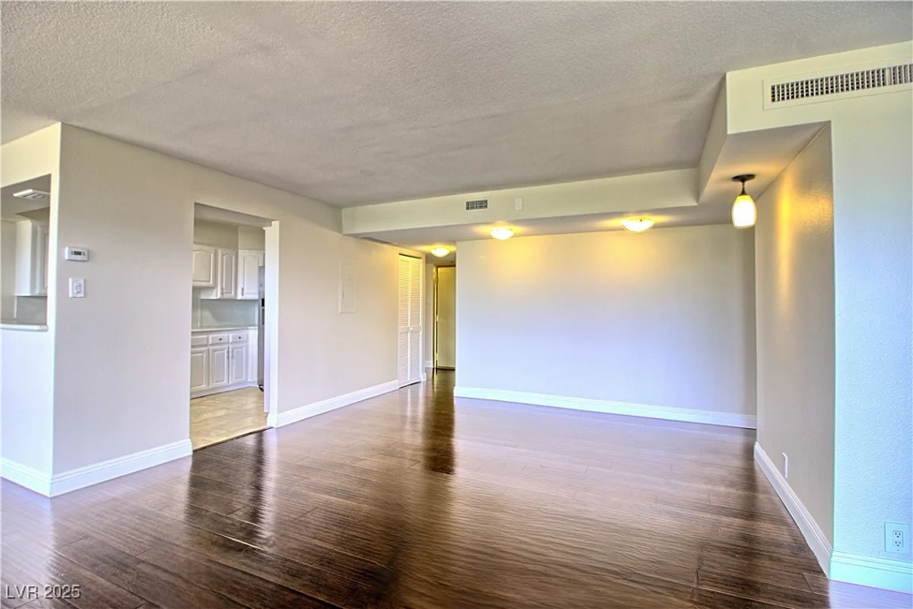3111 Bel Air, Las Vegas, NV 89109