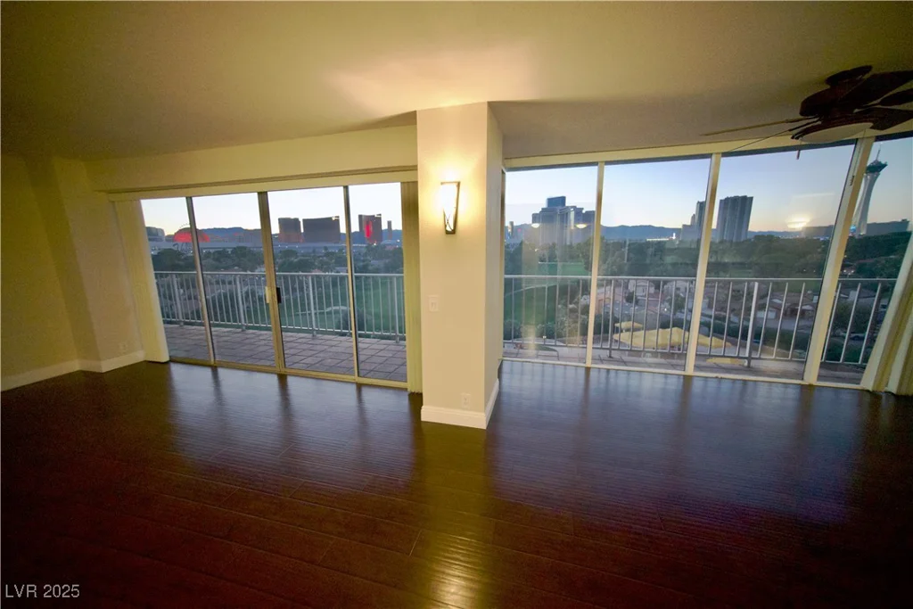 3111 Bel Air, Las Vegas, NV 89109
