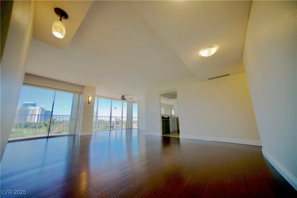 3111 Bel Air, Las Vegas, NV 89109