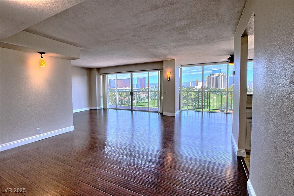 3111 Bel Air, Las Vegas, NV 89109