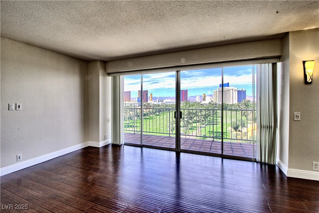 3111 Bel Air, Las Vegas, NV 89109