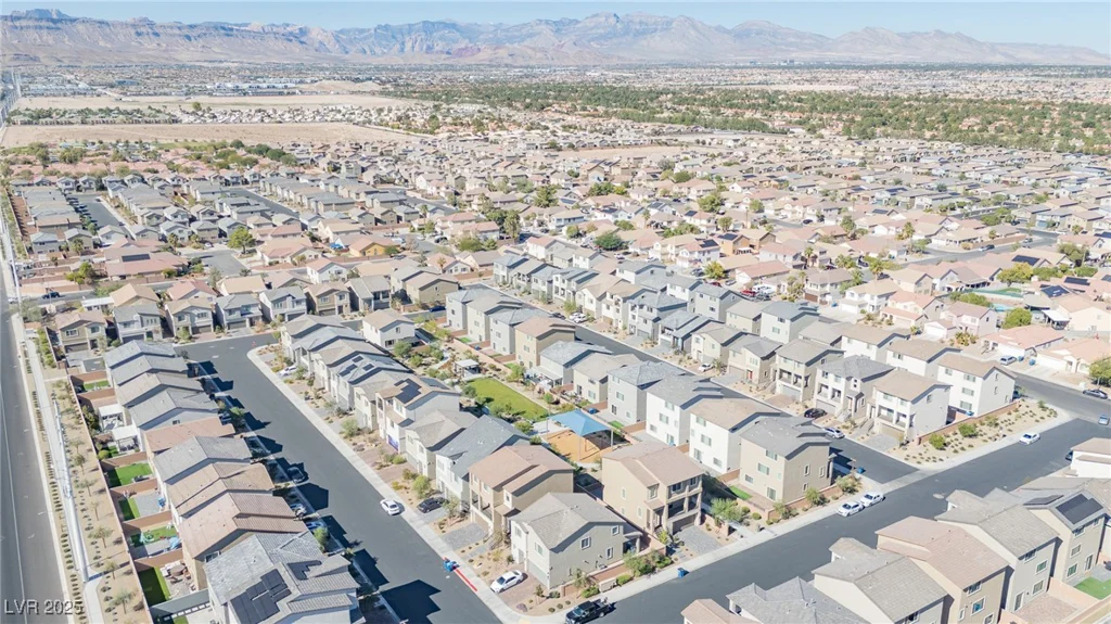 7482 Lodano, Las Vegas, NV 89113