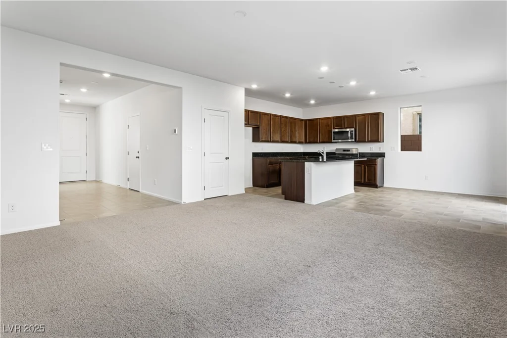 7482 Lodano, Las Vegas, NV 89113