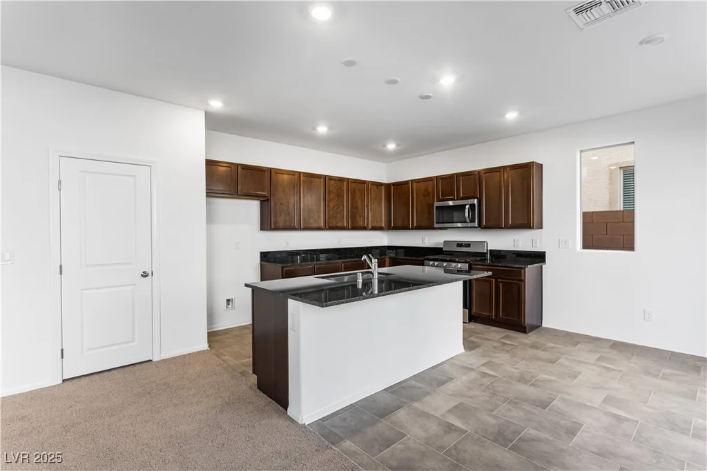 7482 Lodano, Las Vegas, NV 89113