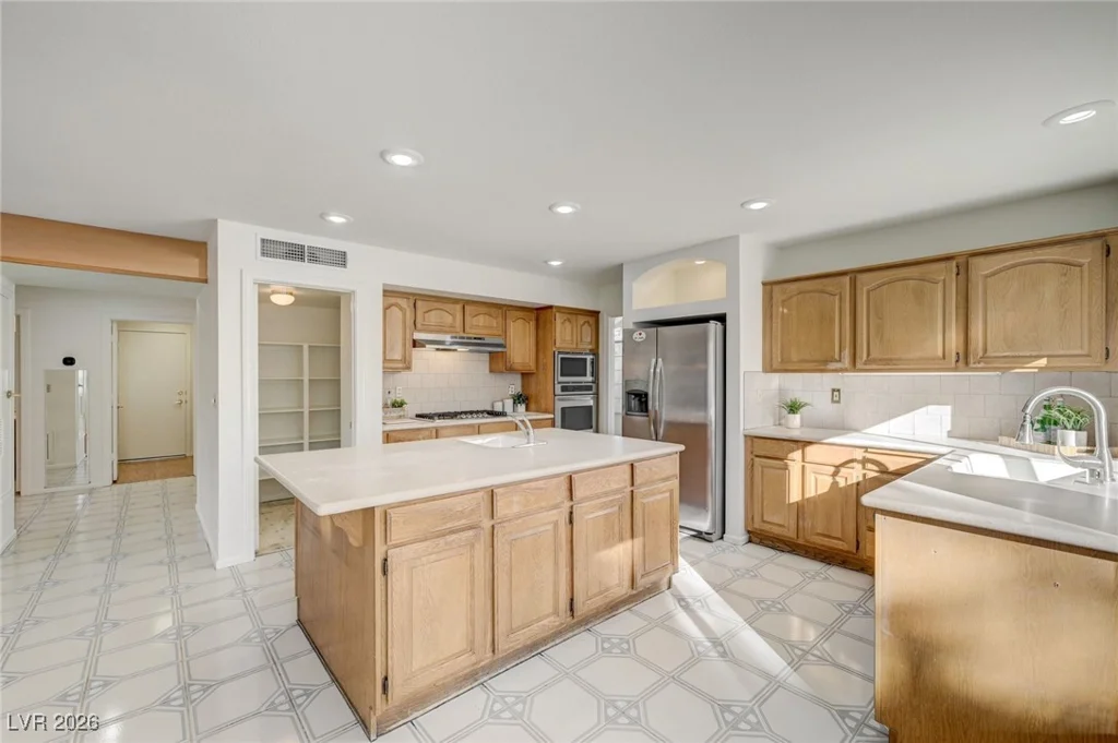 9725 Cascade Falls, Las Vegas, NV 89117