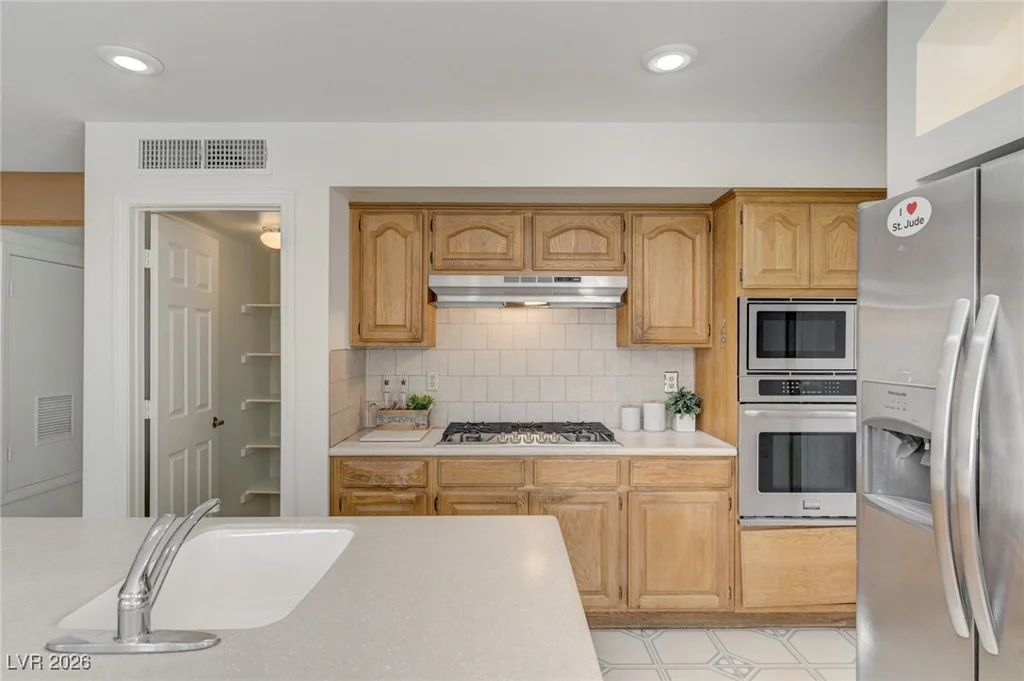 9725 Cascade Falls, Las Vegas, NV 89117