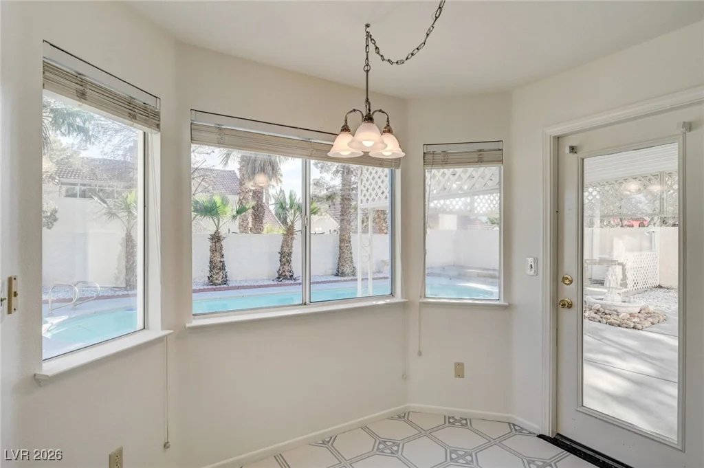 9725 Cascade Falls, Las Vegas, NV 89117