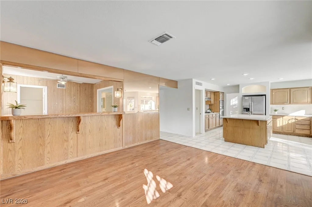 9725 Cascade Falls, Las Vegas, NV 89117