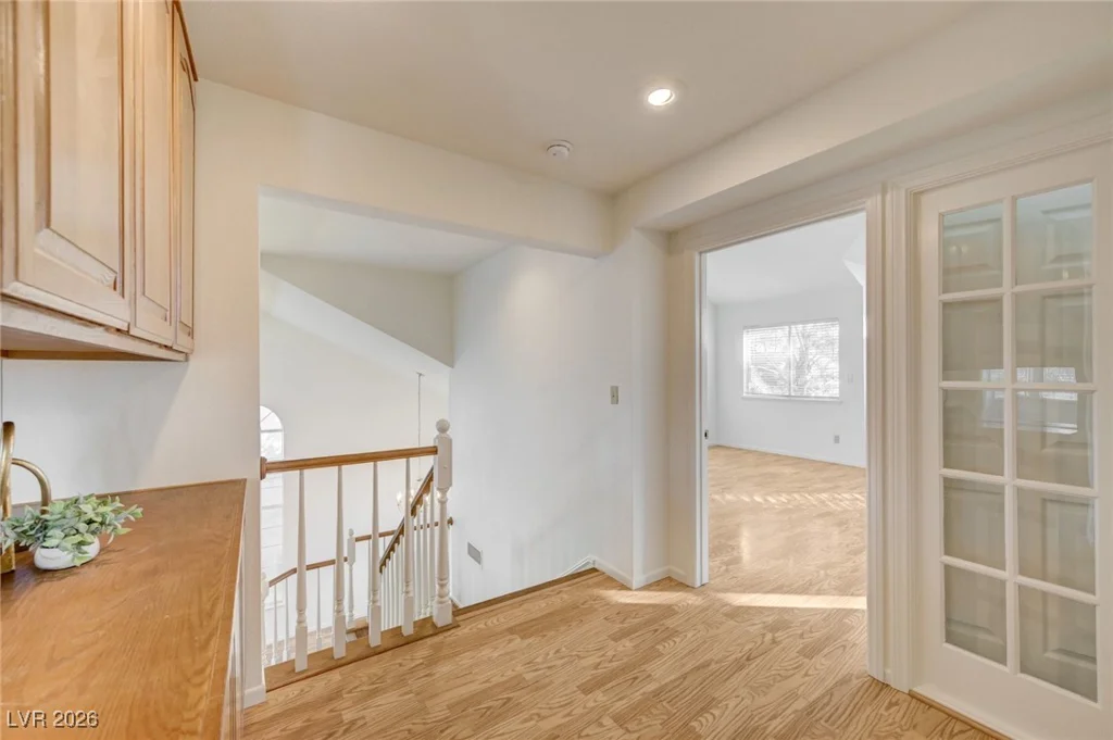 9725 Cascade Falls, Las Vegas, NV 89117