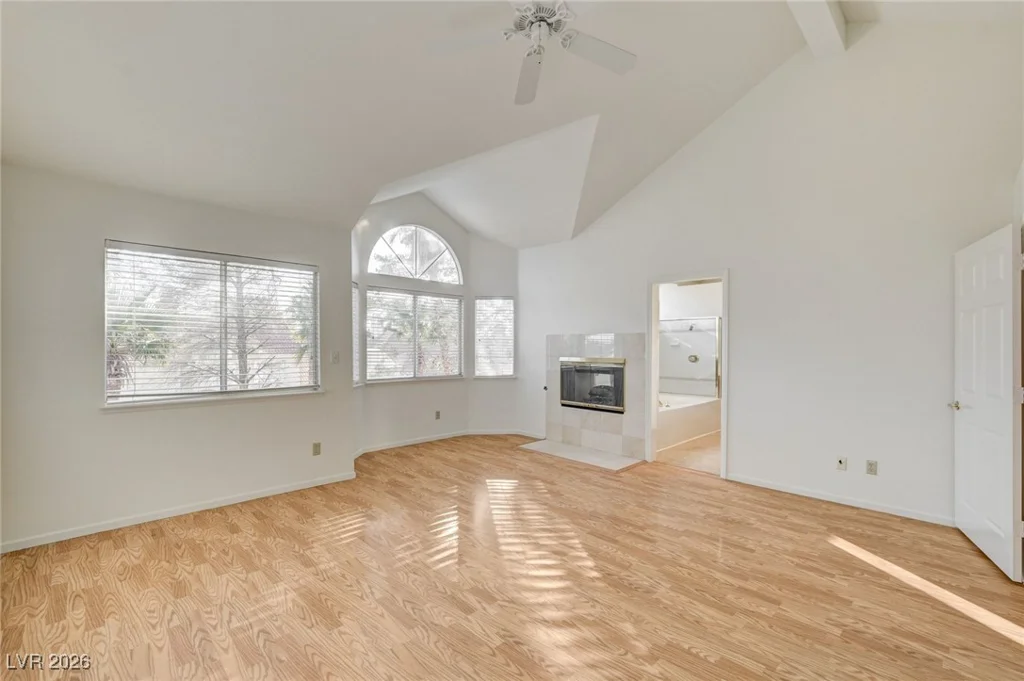 9725 Cascade Falls, Las Vegas, NV 89117