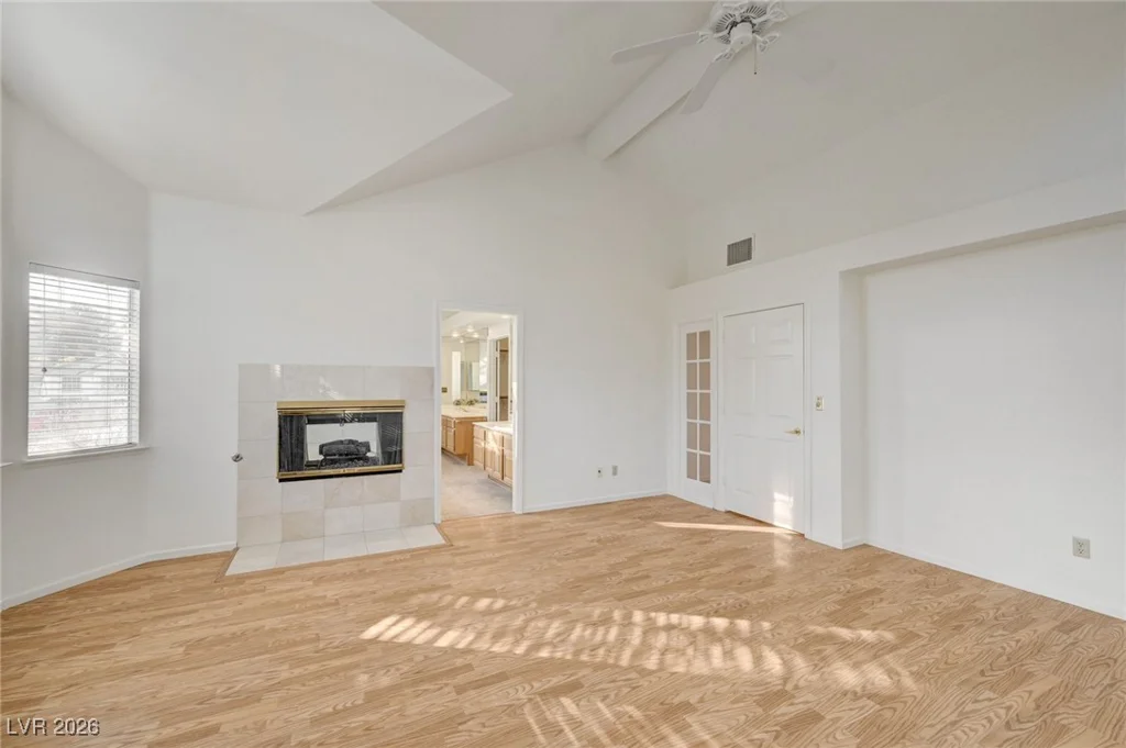 9725 Cascade Falls, Las Vegas, NV 89117