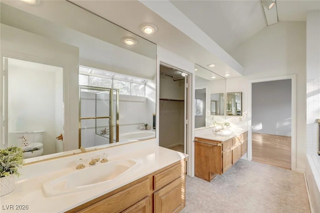 9725 Cascade Falls, Las Vegas, NV 89117