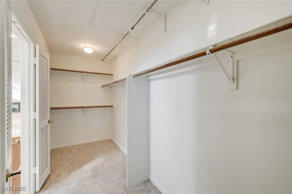 9725 Cascade Falls, Las Vegas, NV 89117