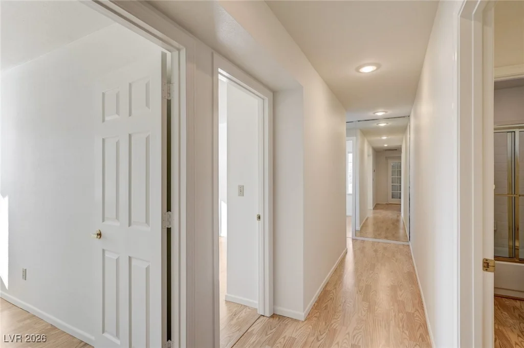 9725 Cascade Falls, Las Vegas, NV 89117