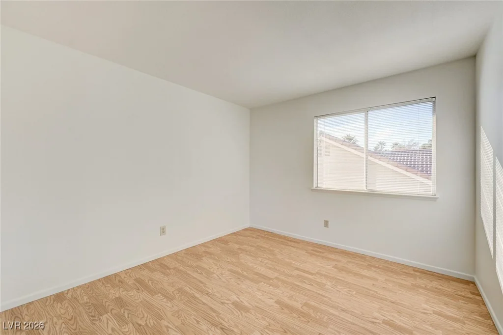 9725 Cascade Falls, Las Vegas, NV 89117