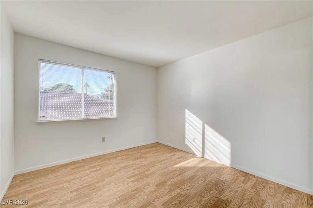 9725 Cascade Falls, Las Vegas, NV 89117