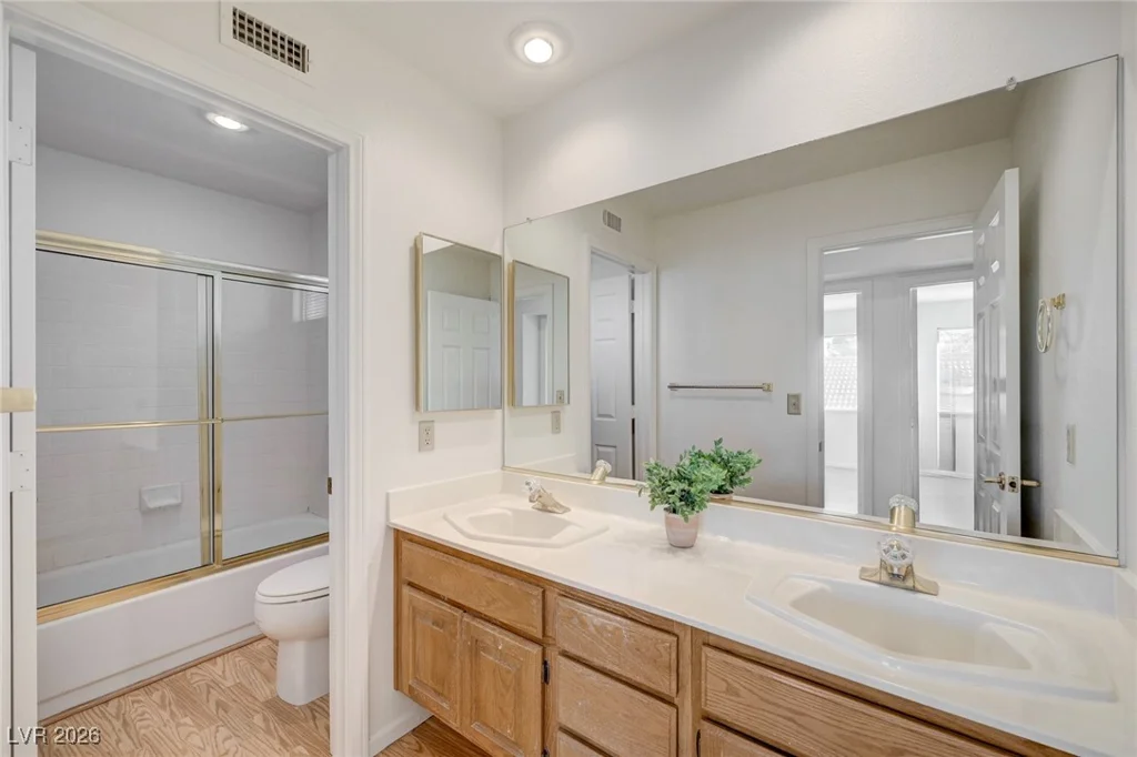9725 Cascade Falls, Las Vegas, NV 89117