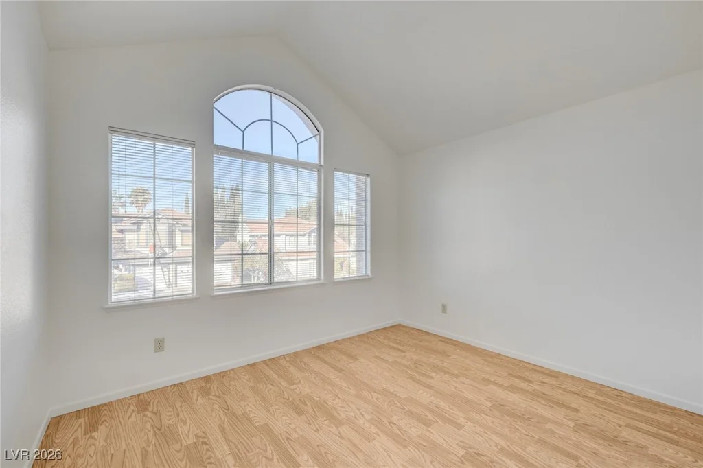 9725 Cascade Falls, Las Vegas, NV 89117