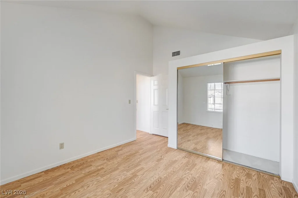 9725 Cascade Falls, Las Vegas, NV 89117