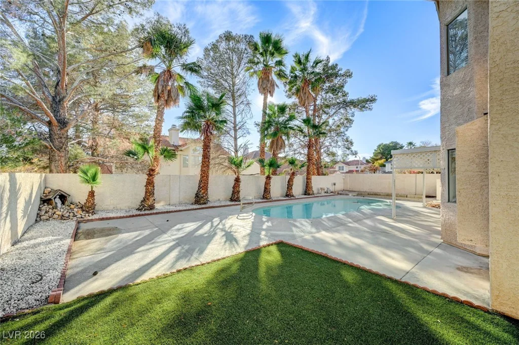 9725 Cascade Falls, Las Vegas, NV 89117