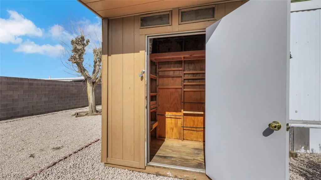 3599 Gulf Shores, Las Vegas, NV 89122