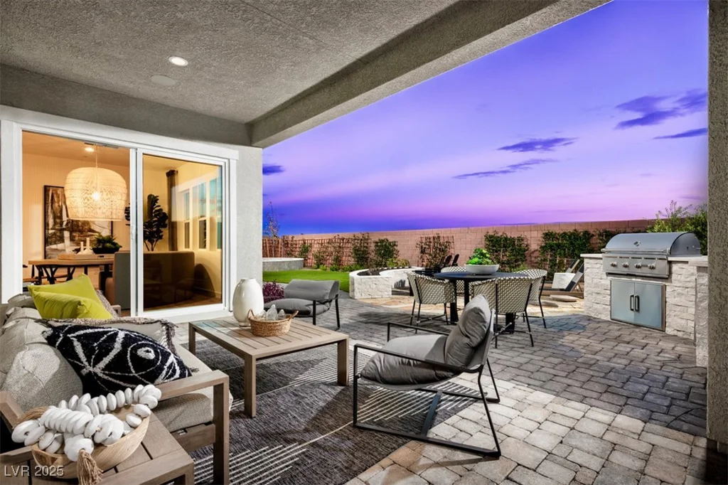 7126 Silver Palace, Las Vegas, NV 89131