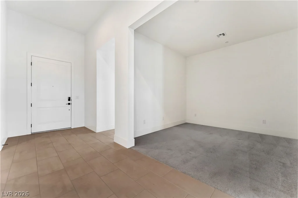 7126 Silver Palace, Las Vegas, NV 89131